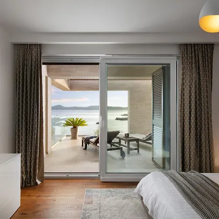 Salis Villa *